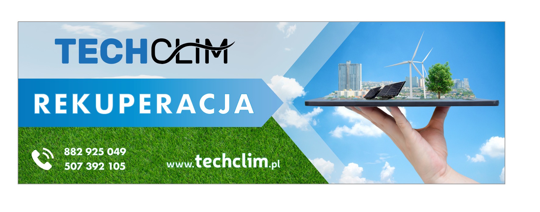 Reklama firmy TechClim z wizualizacją rekuperacji, paneli słonecznych i turbin wiatrowych na tle miasta, trzymana na dłoni, z numerami telefonów i adresem strony internetowej.