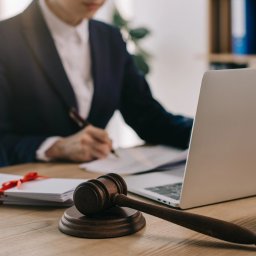 Fachowa pomoc prawna. 