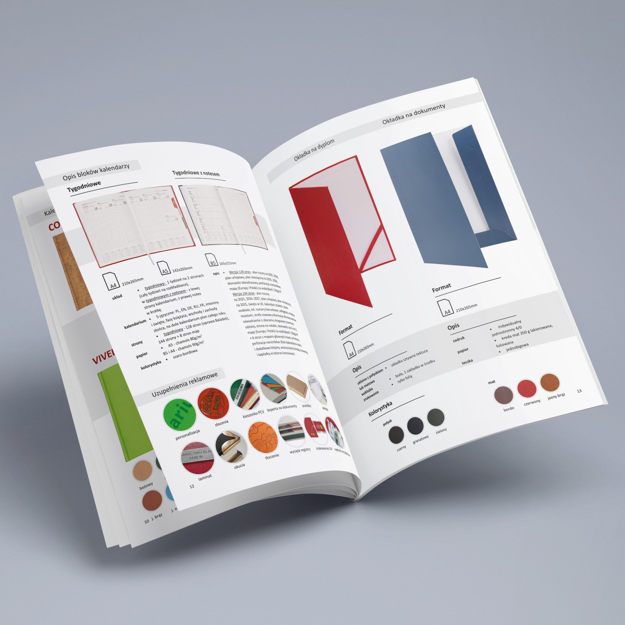 Otwarty katalog prezentujący kalendarze tygodniowe i okładki na dokumenty A4, z detalami formatów, papieru i kolorystyki. Widoczne przykłady personalizacji i uzupełnień reklamowych.