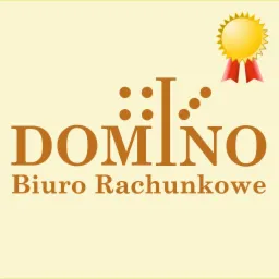 Logo firmy 'DOMino Biuro Rachunkowe' z symbolem nagrody w prawym górnym rogu na kremowym tle.