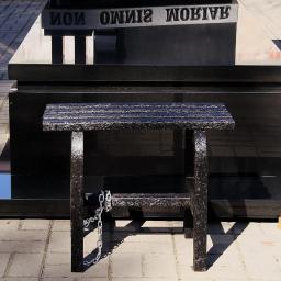 Ławka cmentarna z recyklatu tworzyw sztucznych