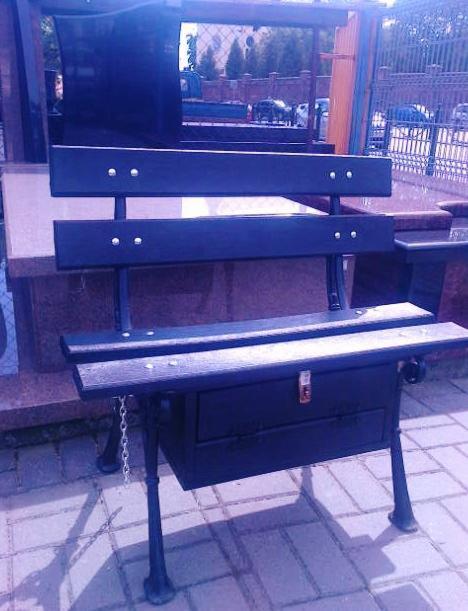 Ławka cmentarna z recyklatu tworzyw sztucznych