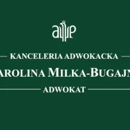 Logo kancelarii adwokackiej Karolina Milka-Bugajna na ciemnozielonym tle.