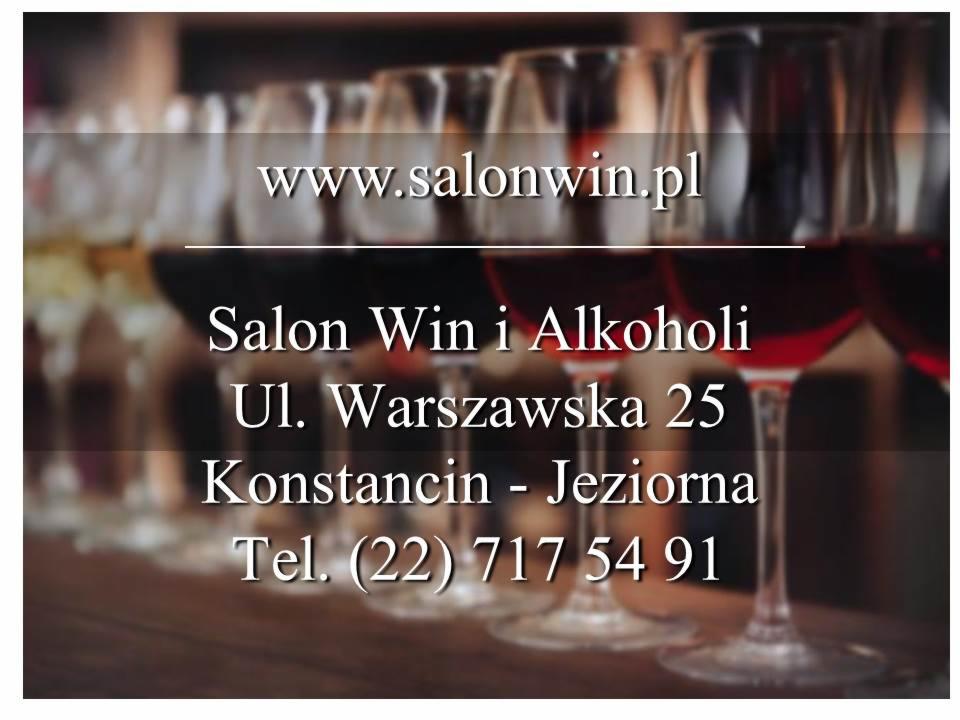 Rząd kieliszków z czerwonym winem, w tle rozmyte butelki, na pierwszym planie tekst z nazwą firmy, adresem i numerem telefonu.