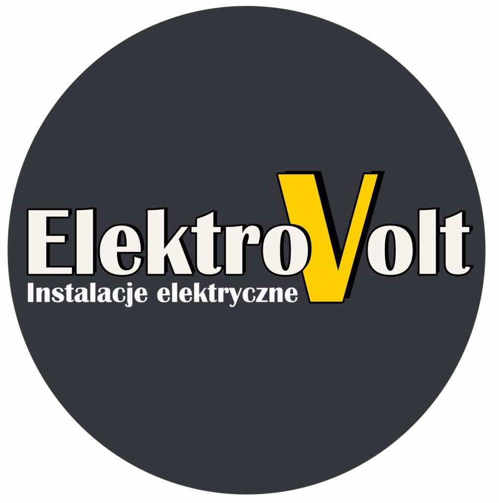 Logo firmy ElektroVolt na ciemnoszarym okręgu, z białym napisem 'Elektro' i żółtym 'Volt', poniżej mniejszy napis 'Instalacje elektryczne'.
