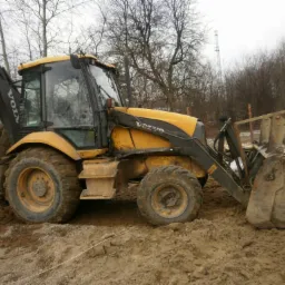 wynajmę koparko-ładowarkę