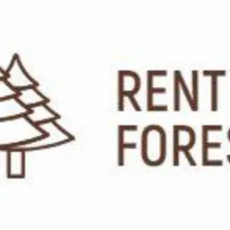 Proste logo firmy leśnej: stylizowany rysunek trzech choinek obok napisu 'RENT AND FOREST' w kolorze brązowym.