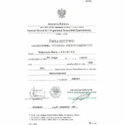 Skan świadectwa ukończenia studiów podyplomowych w zakresie rachunkowości, wydanego przez Akademię Rolniczą w Szczecinie w 1999 roku, z pieczęciami i podpisami Dziekana i Rektora.