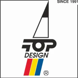 Logo firmy TOP DESIGN z datą założenia 1991, przedstawiające stylizowany ołówek nad napisem i trzema pionowymi paskami w kolorach czerwonym, żółtym i niebieskim.
