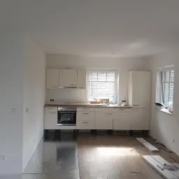 Montaż Paneli podłogowych winylowych tak i wyposażenia Kuchennego