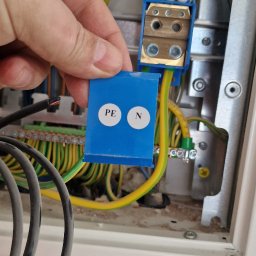 Canad Instalacje elektryczne - efekt poprawy punktu podziałowego PEN na PE i N po wykonanym przez nas przeglądzie i poprawkach według aktualnych NORM