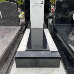 Nagrobek pojedynczy. Granit Monumental i Super White