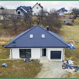 Realizacja projektu adaptacji budynku mieszkalnego jednorodzinnego - Wola Nieszkowska (Gmina Bochnia)