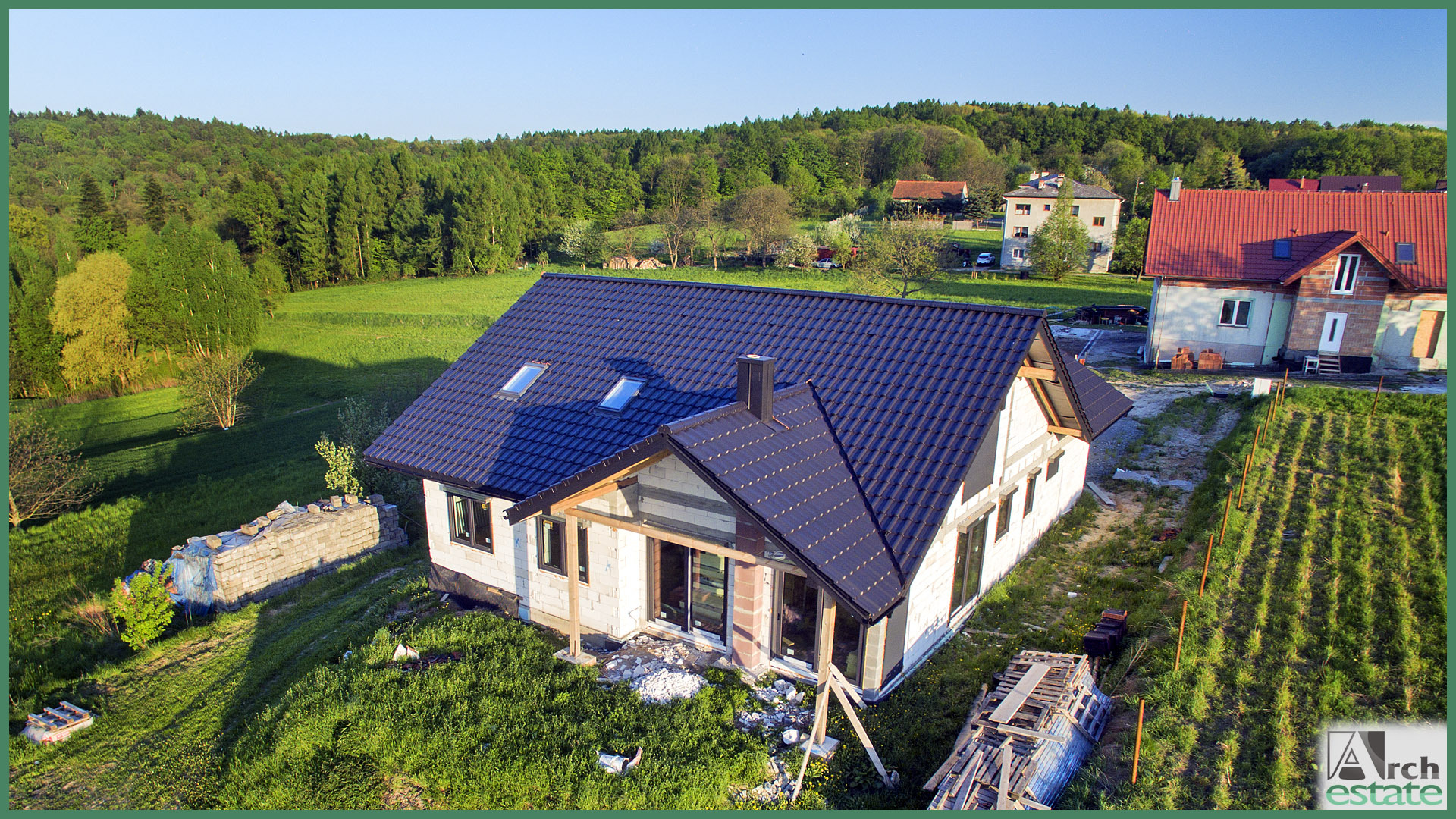 Realizacja indywidualnego projektu budynku mieszkalnego - Łapczyca (Gmina Bochnia).