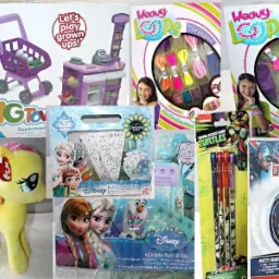 Zestaw zabawek dla dzieci: supermarket z wózkiem, pluszowy kucyk, zestaw do robienia bransoletek, zestaw plastyczny Frozen, długopisy z motywem Wojowniczych Żółwi Ninja i zabawka Avengers Civil War...
