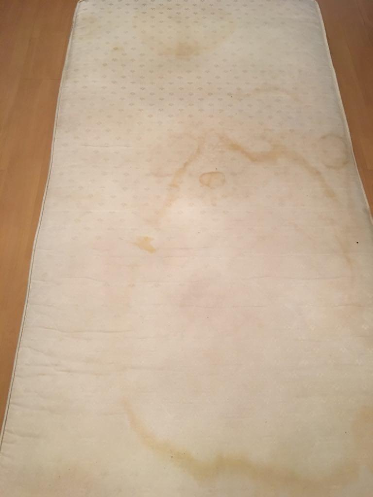 Czyszczenie materaca - Przed