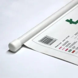 Fragment mapy miasta Łódź w skali 1:20 000, z ISBN i legendą, zawieszonej na białym, plastikowym wieszaku.