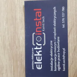 Wizytówka firmy Elektroinstal Kamil Sech oferującej pomiary, instalacje elektryczne, konserwację maszyn i urządzeń elektrycznych oraz ogólne prace budowlane, z podanym adresem email i numerem...
