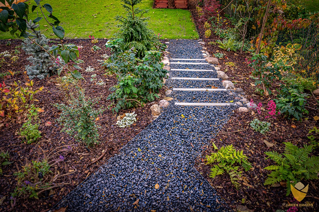 Ścieżki z grysu bazaltowego.