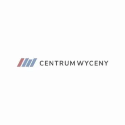 Logo firmy Centrum Wyceny z trzema stylizowanymi słupkami w kolorach czerwonym i niebieskim, obok nazwa firmy w szarym kolorze.