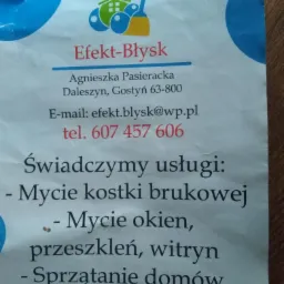Ulotka firmy Efekt-Błysk z Gostynia, oferującej usługi mycia okien i sprzątania mieszkań, z logo przedstawiającym dom i krople.