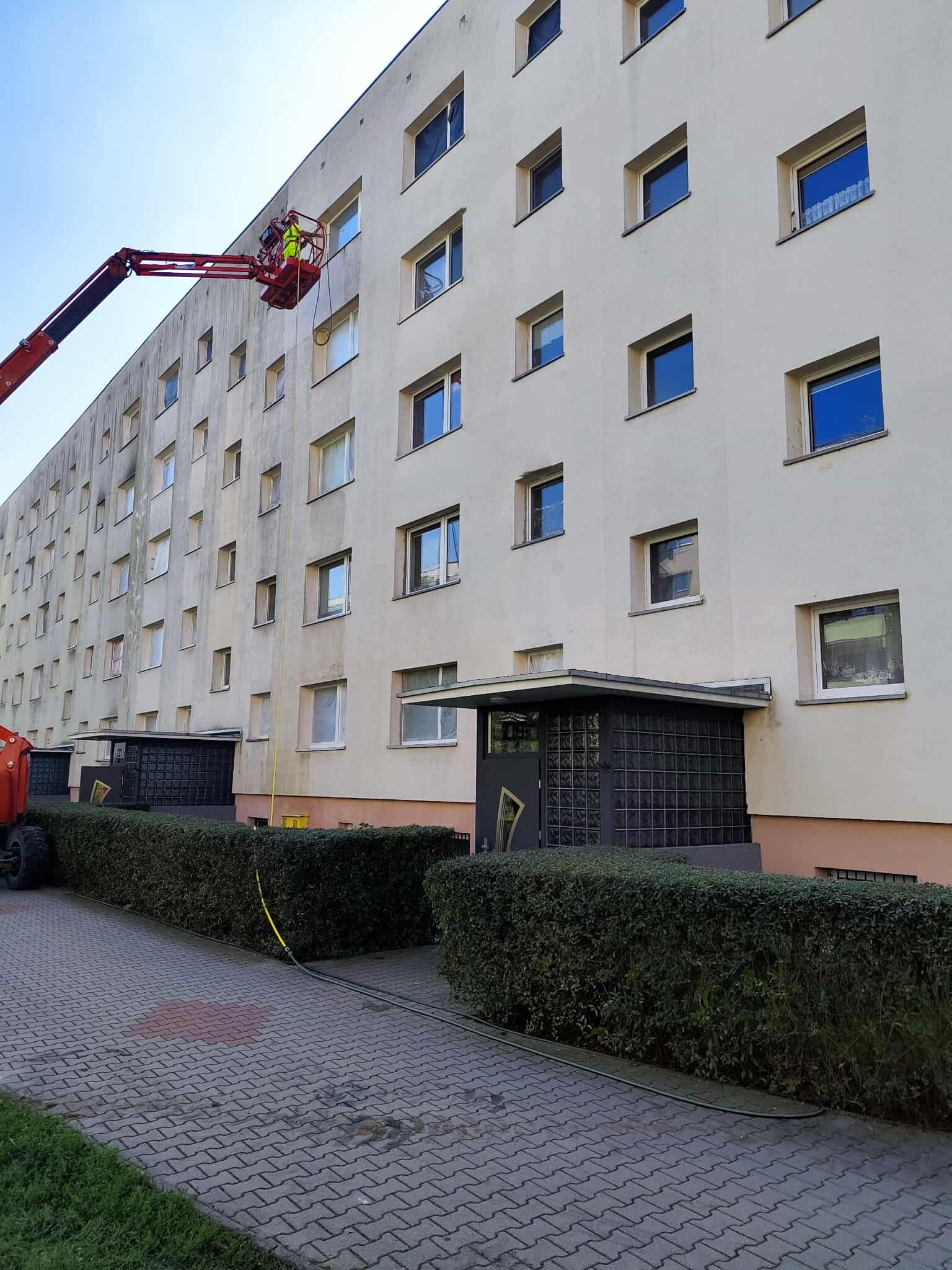 Mycie elewacji po 22 latach od malowania