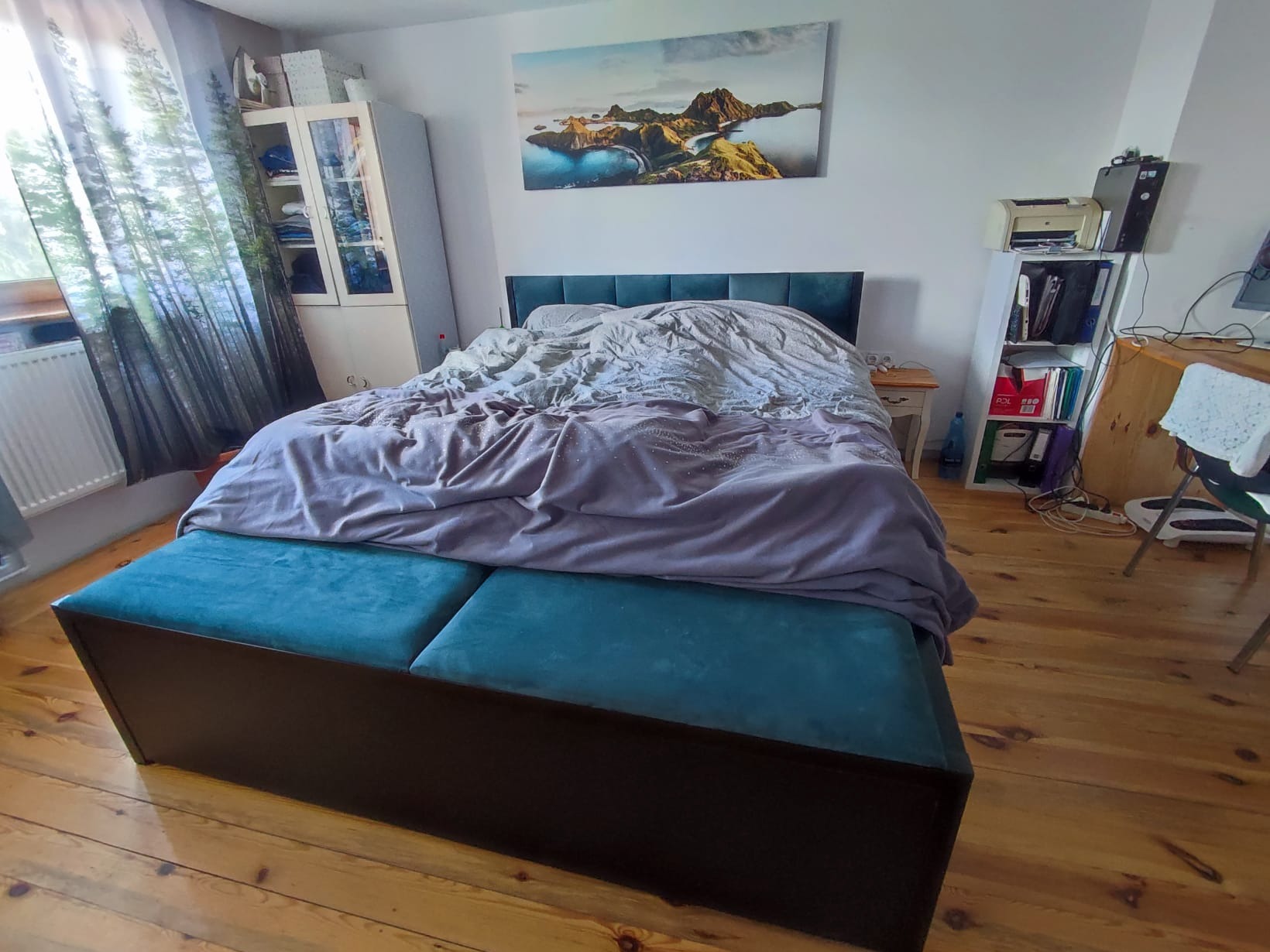 Rama łożka z kufrem i ławeczka wykonana na zamówienie . Prezentowany model 200x200. Wysokość 50cm