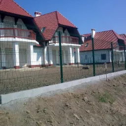 Panele 2D i 3D oraz słupki