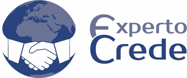 Logo firmy Experto Crede przedstawiające uścisk dłoni na tle globu ziemskiego w odcieniach szarości i błękitu.