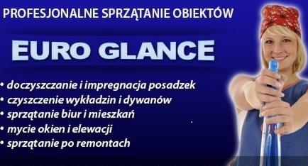 Reklama firmy sprzątającej Euro Glance: blondynka w bandanie trzyma butelkę z rozpylaczem na tle listy usług, takich jak doczyszczanie posadzek, czyszczenie dywanów, sprzątanie biur i mieszkań...