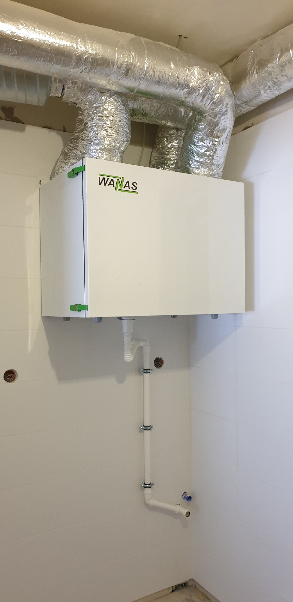 Montaż rekuperatora Wanas w kotłowni.