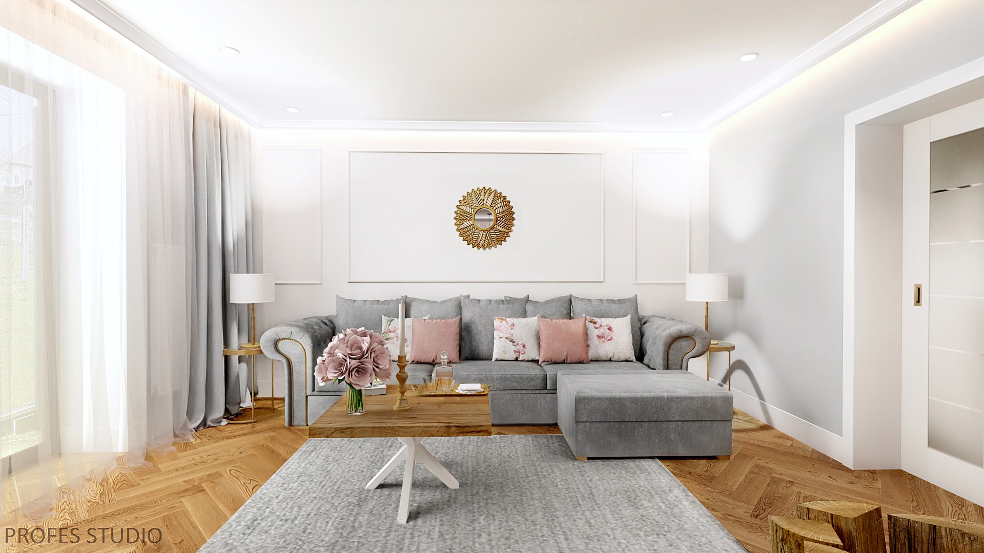 Jasny salon w stylu glamour z szarą sofą, drewnianym stolikiem kawowym na białej nodze, parkietem w jodełkę i złotym lustrem na ścianie.