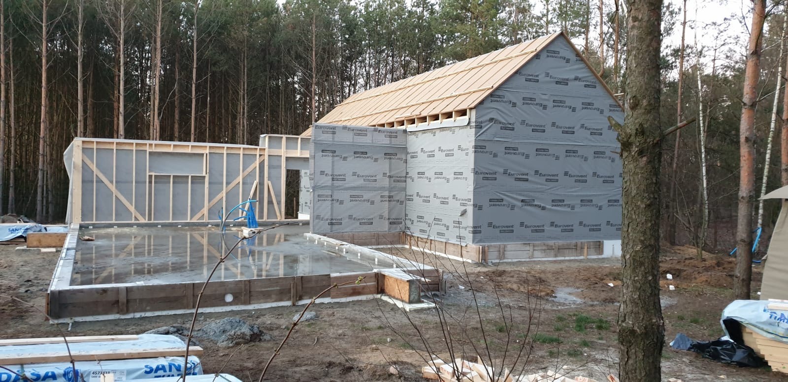 Częśćkonstrukcji, obicie wiatroizolacją -Sokolniki