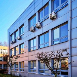 KLIMA 4U - Klima Dla Ciebie! - Realizacja 16 montaży klimatyzacji GREE Lomo Eco w Szkole Sportowej w Pruszkowie