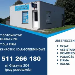 Budynek biura kredytowego i ubezpieczeniowego CUK z widocznym szyldem, numerem telefonu i ofertą kredytów gotówkowych oraz ubezpieczeń OC/AC, domów, podróży, firm i rolnych, zlokalizowanego przy...