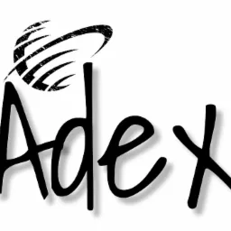 Czarne logo firmy Adex na białym tle z abstrakcyjnym symbolem przypominającym antenę lub fale radiowe.