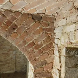 renowacja cegły pod nadzorem Konserwatora Zabytkow