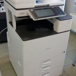 Niezawodna MP 2011 :) A4, A3, kolor, 20 stron na minutę. Najpopularniejsza wśród kolorowych urządzeń wielofunkcyjnych.