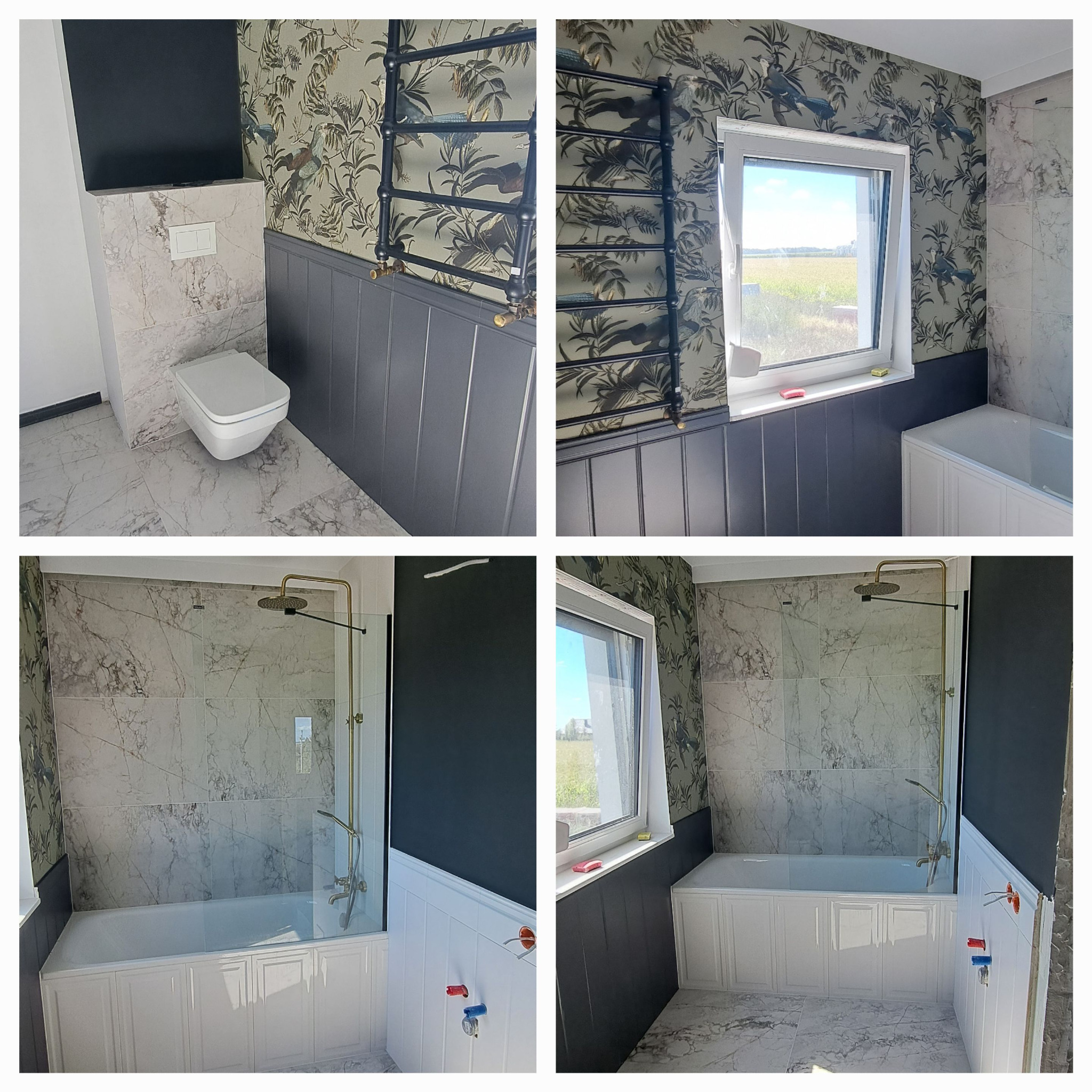 Nowoczesna łazienka z akcentami retro: marmurowe płytki, tapeta w ptaki, grzejnik drabinkowy w stylu vintage, kabina prysznicowa ze złotą armaturą i biała wanna z panelami.