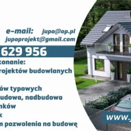 Wizualizacja domu jednorodzinnego z garażem, balkonem z przeszkloną balustradą, prezentowana jako element reklamy firmy projektowej Jupo Projekt, z widocznym adresem email i numerem telefonu.