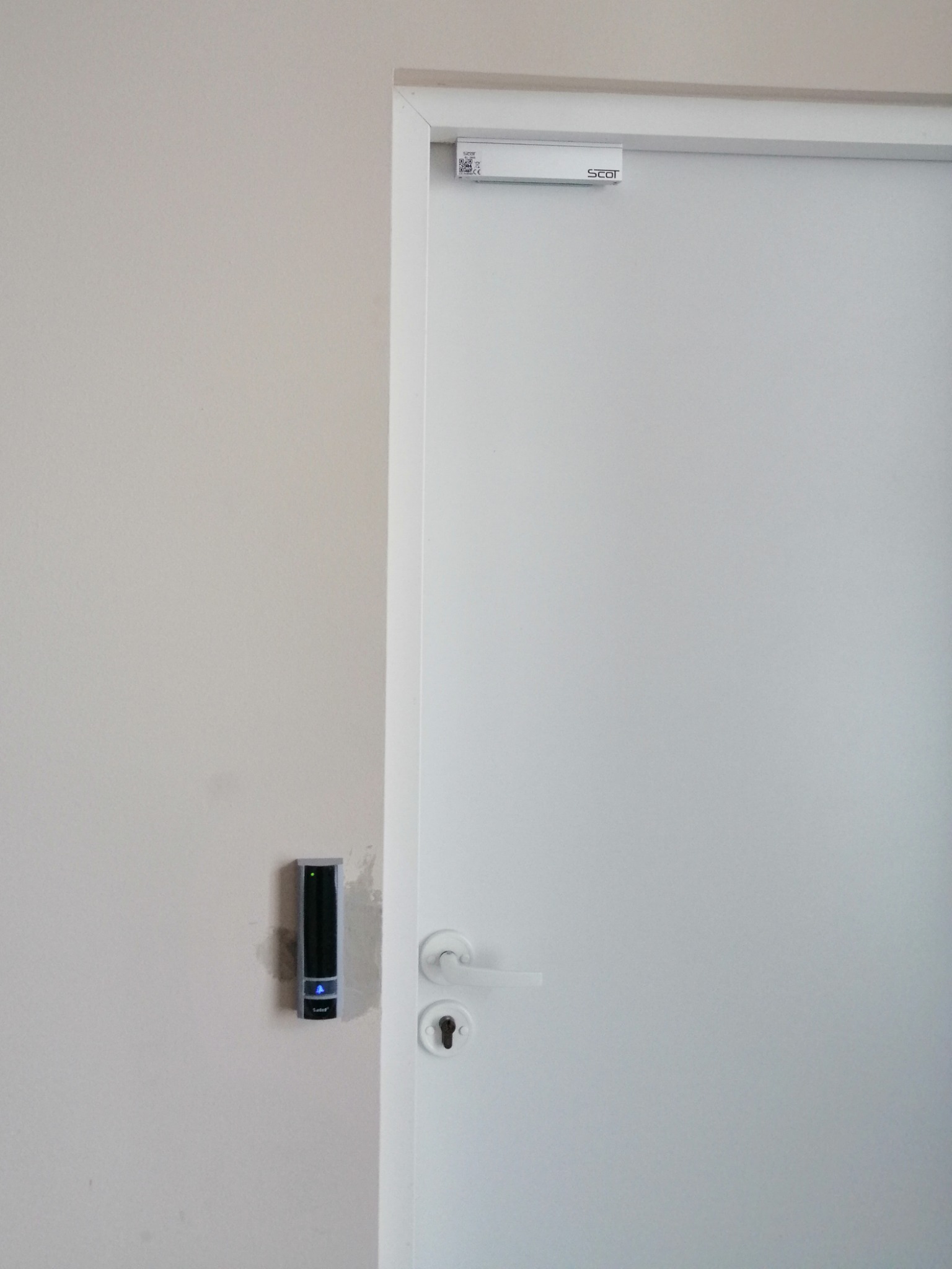 Montaż alarmu wraz z kontrolą dostępu w pomieszczeniach biurowych w Gliwicach.