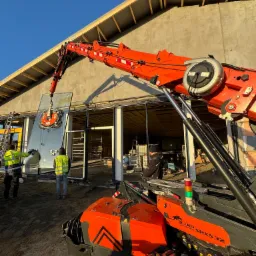 Montaż fasady - Biedronka - Mierzyn