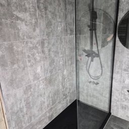 Sebastian Purschel - Świetna Wymiana Drzwi w Bloku Piaseczno