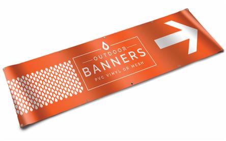 Pomarańczowy baner reklamowy z białym napisem 'OUTDOOR BANNERS PVC VINYL OR MESH', strzałką w prawo i wzorem z kropli.