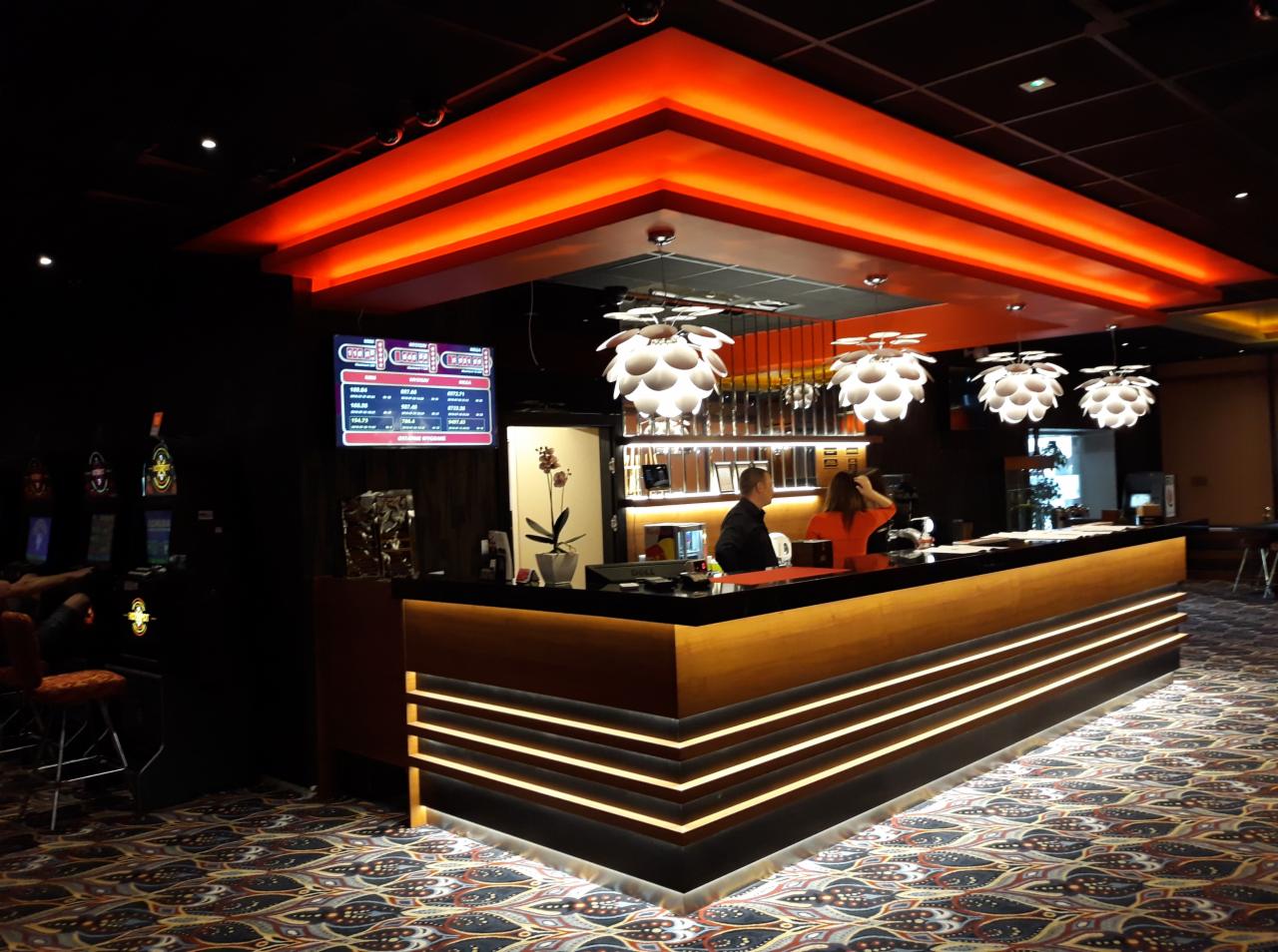 Lada barowa w kasynie w Toruniu