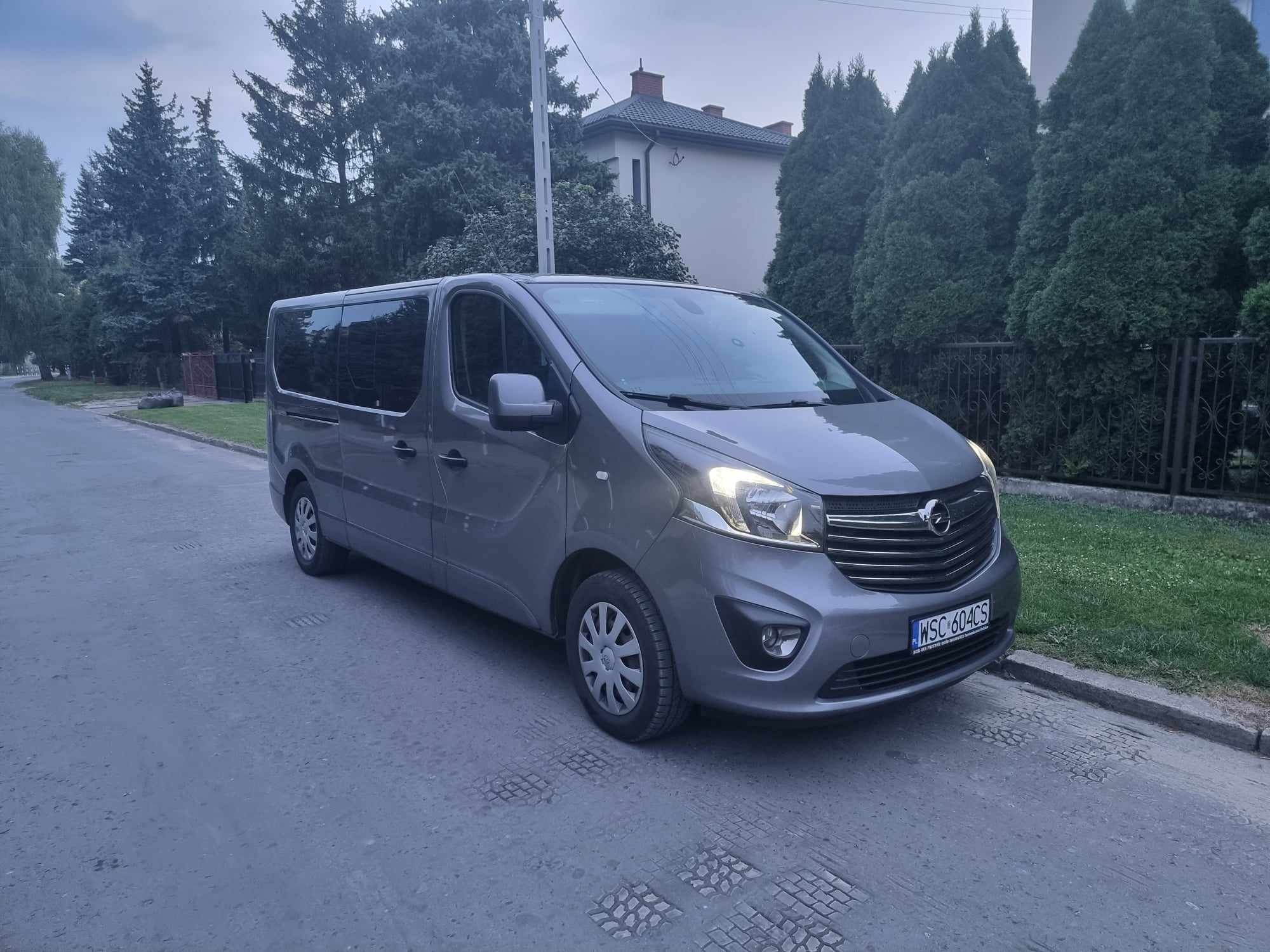 Opel Vivaro 8+kierowca