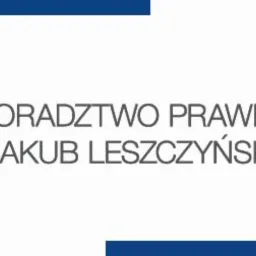 Grafika z napisem 'DORADZTWO PRAWNE JAKUB LESZCZYŃSKI' na białym tle, obramowana niebieskimi elementami w rogach.