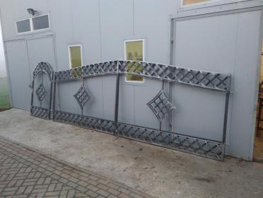 Usługi ślusarsko-spawalnicze Łukasz Chylewski - Ogrodzenia kute Łowinek