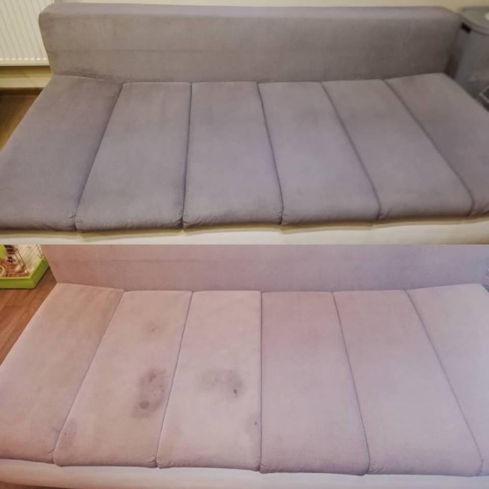 Dwuetapowe zdjęcie sofy z tapicerką: dolna część przed czyszczeniem z widocznymi plamami, górna część po czyszczeniu, ukazująca odświeżony, jednolity kolor.