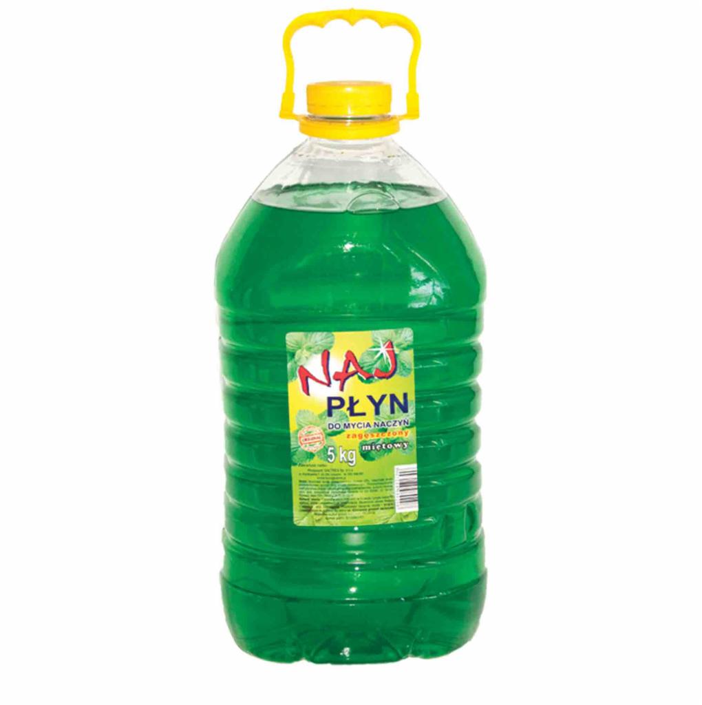 Pięciokilogramowy kanister zielonego płynu do mycia naczyń z żółtą nakrętką i uchwytem, etykieta z napisem 'NAJ PŁYN'.